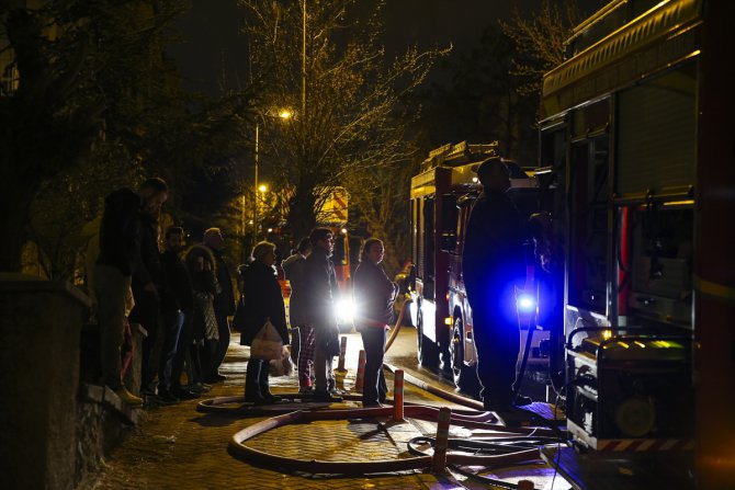 Ankara'da evde çıkan yangın hasara neden oldu