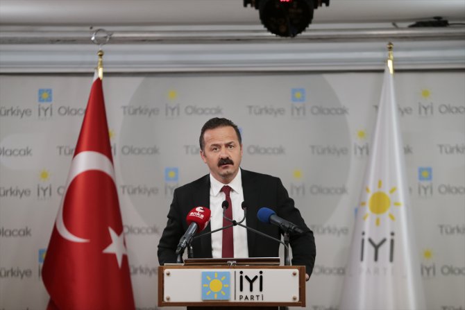 İYİ Parti Sözcüsü Ağıralioğlu'ndan koronavirüs konusunda devletin kararlarına uyulması çağrısı