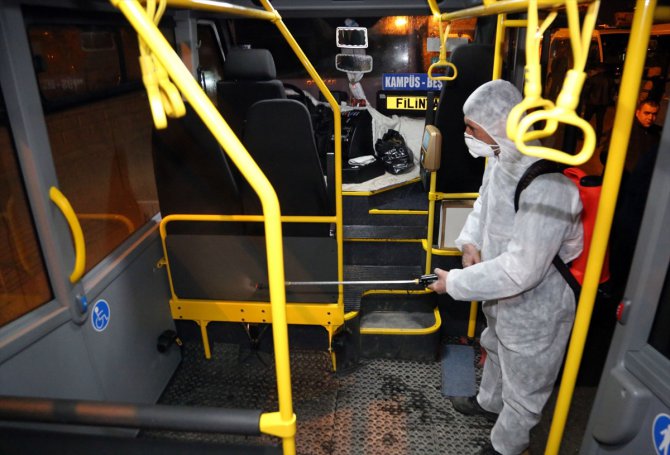 Van'da toplu taşıma araçları dezenfekte edildi