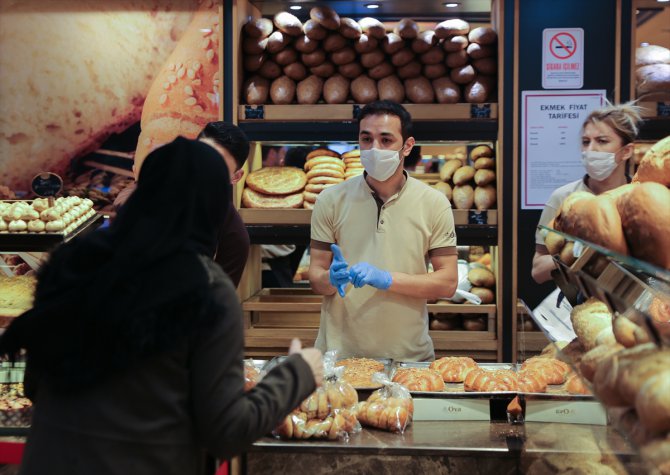 İstanbul'da fırın ve pastanelerde koronavirüs tedbirleri alınıyor