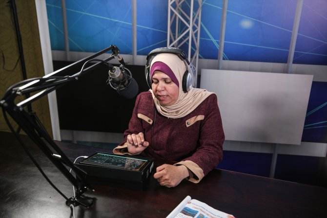 Gazze'de, koronavirüsün engellediği eğitim radyo ve sosyal paylaşım siteleri üzerinden veriliyor