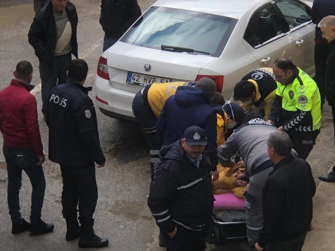 Konya'da satırlı ve sopalı kavgada 3 kişi yaralandı
