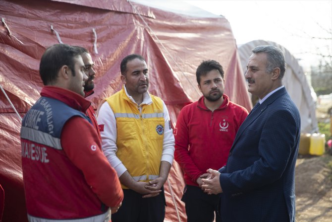 Sınırda bekleyen sığınmacılara sağlık hizmetleri üst düzeyde veriliyor