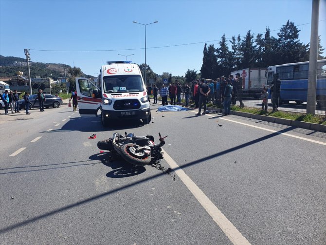 Antalya'da motosikletin çarptığı bisiklet sürücüsü öldü