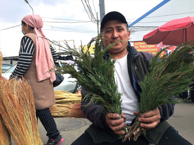 Kırgızlarda Nevruz Bayramı'nın ritüeli: Ardıç tütsüsü