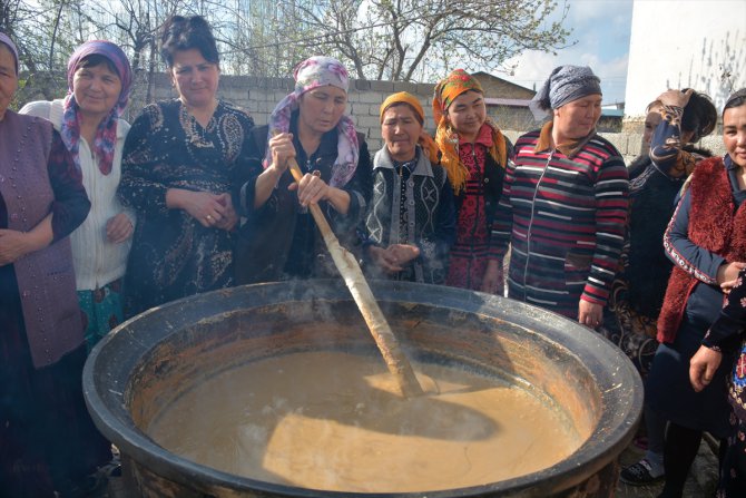 Özbekistan'da, Nevruz Bayramı koronavirüs nedeniyle evlerde kutlanıyor