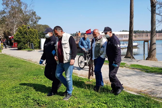 Adana'da polisten anonslu "Evlerinizde kalmanızı tavsiye ediyoruz" uyarısı