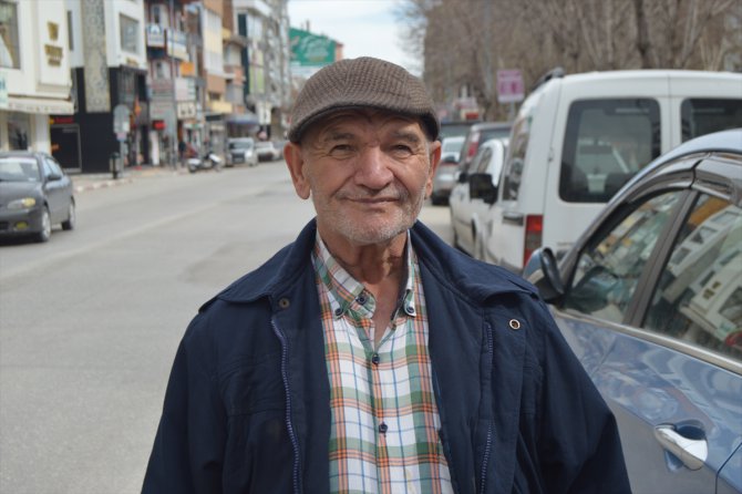 Afyonkarahisar'da 65 yaş ve üstü bazı vatandaşlar yasaklara kulak asmadı