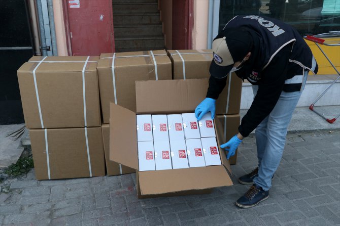 GÜNCELLEME - İzmir'de 20 bin 350 sertifikasız maske ele geçirildi