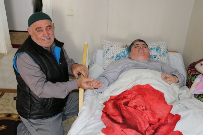 Antalya'da engellilerden "evde kal" mesajı