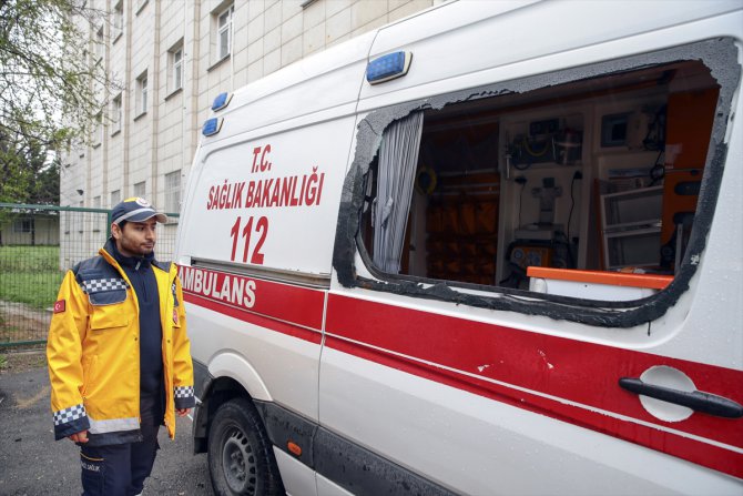 Ambulansa saldıran zanlılar adliyeye sevk edildi