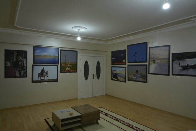 Ressam Fatih Çam'ın "Evde Kal" fotoğraf sergisi online olarak açıldı