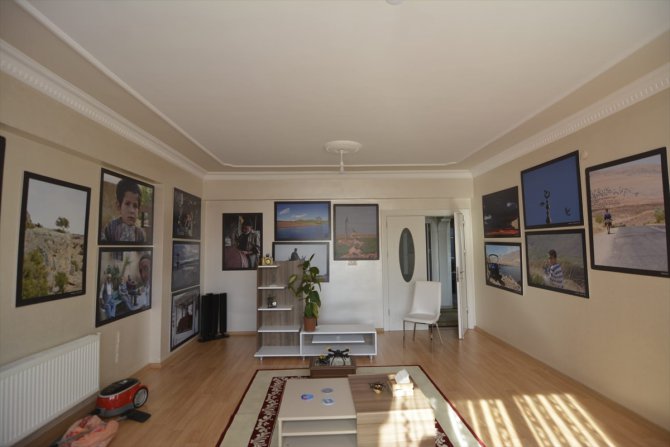 Ressam Fatih Çam'ın "Evde Kal" fotoğraf sergisi online olarak açıldı