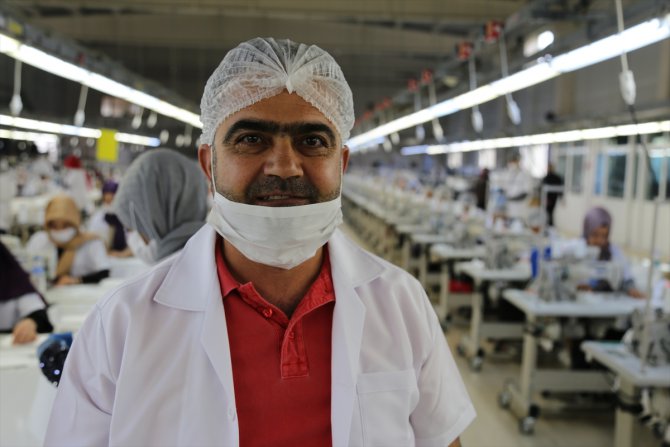 Batman'daki fabrikada sağlık çalışanları için günde 1 milyon maske üretiliyor