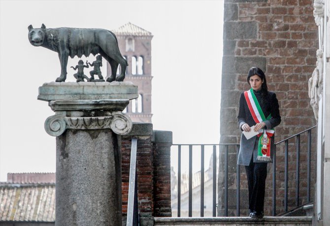 İtalya, Kovid-19 kurbanları için yas tutuyor