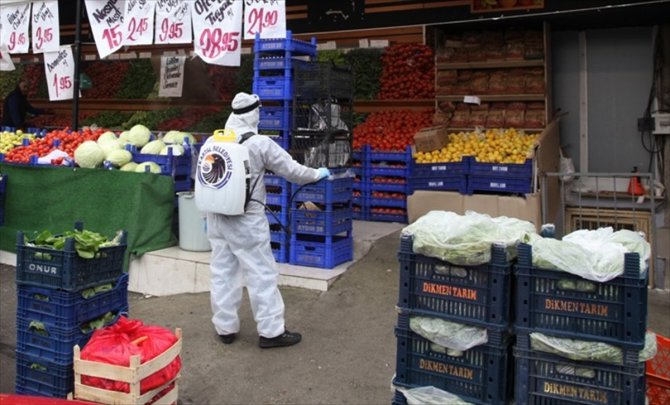 Kartal ilçesindeki marketler dezenfekte edildi