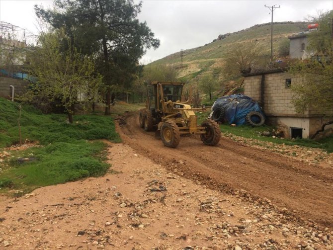 Gaziantep'te toprak kayması ulaşımı engelliyor