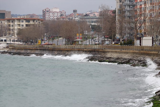 Marmara Denizi'nde poyraz etkisini sürdürüyor