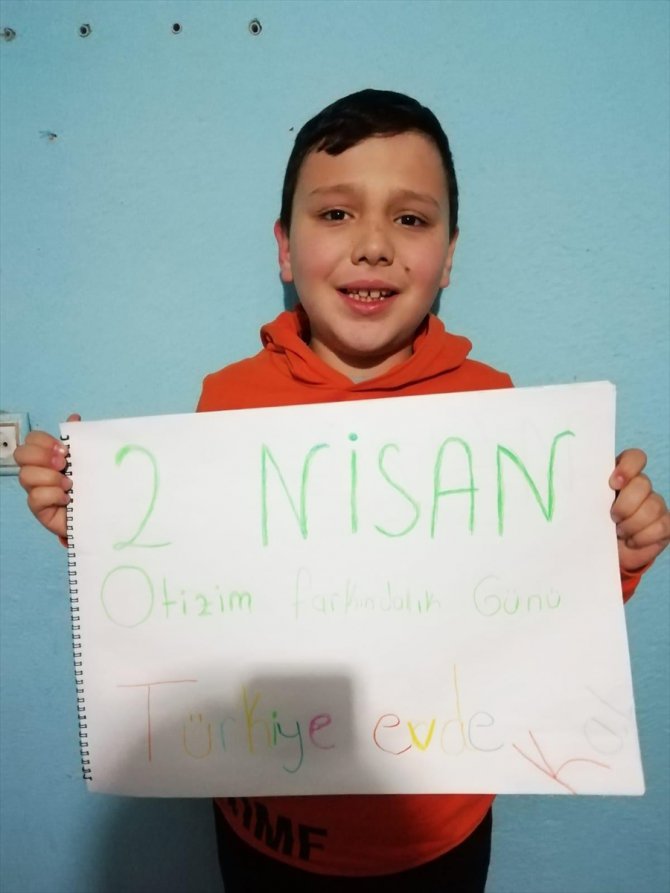 Afyonkarahisar'da otizmli çocuklardan "evde kal" mesajı