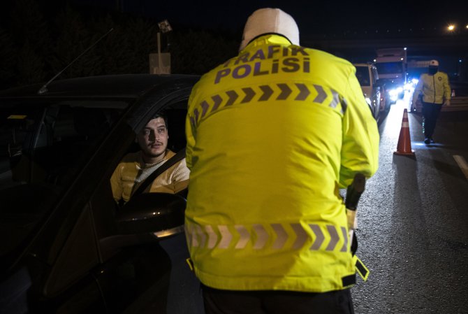 İstanbul'a araç giriş çıkışı durduruldu