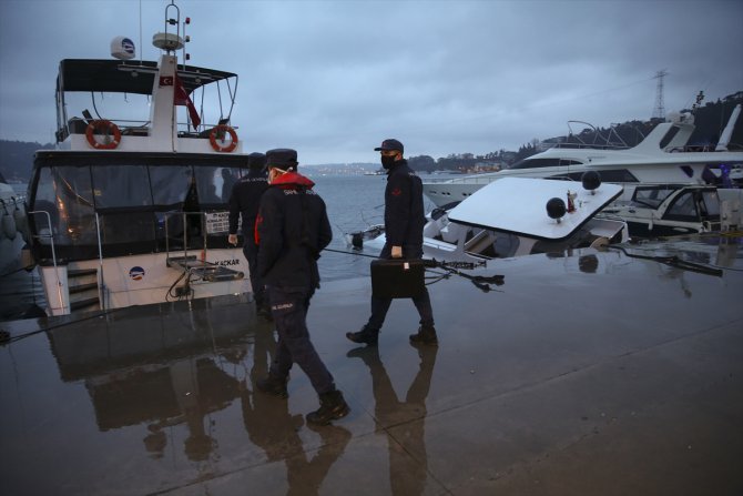 Beşiktaş'ta lüks gezi teknesi battı
