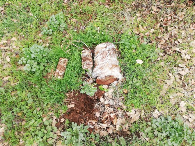 Bitlis'te toprağa gömülü 20 kilogram el yapımı patlayıcı ele geçirildi