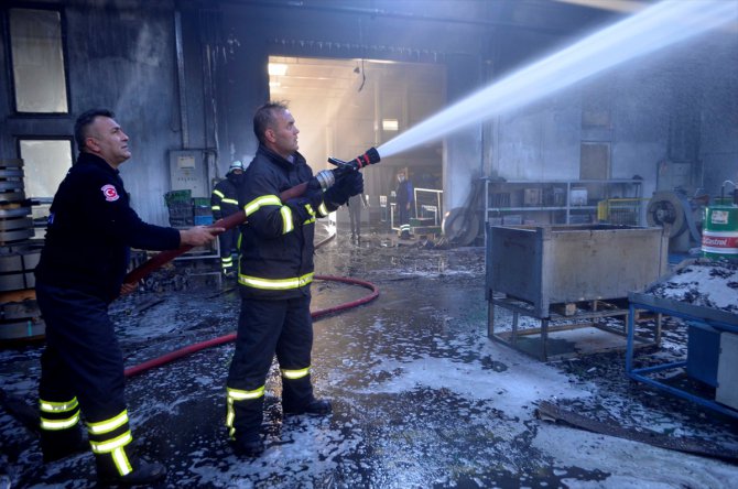 GÜNCELLEME - Amasya'da bir fabrikada çıkan yangın kontrol altına alındı