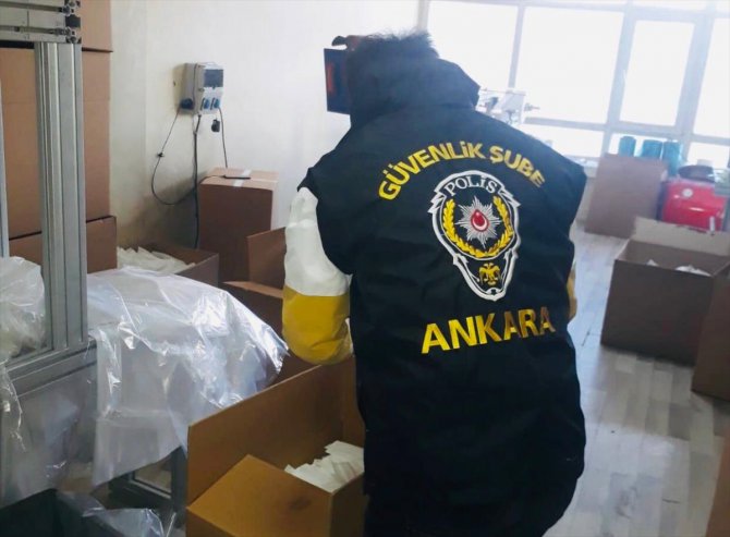 Ankara'da bir depoda kaçak üretilen 30 bin maske ele geçirildi