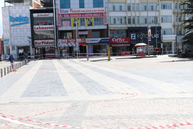 Düzce'de şehir merkezine yürüyüş ve gezinti amaçlı giriş ve çıkışlar sınırlandırıldı