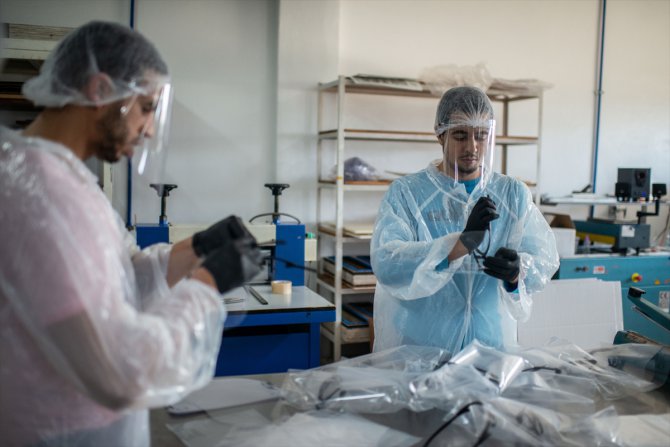 Fas'ta fırın malzemeleri fabrikası, maske üreten tesise dönüştü