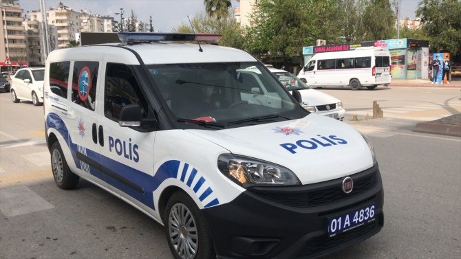 Adana'da polisten Kovid-19 denetimi