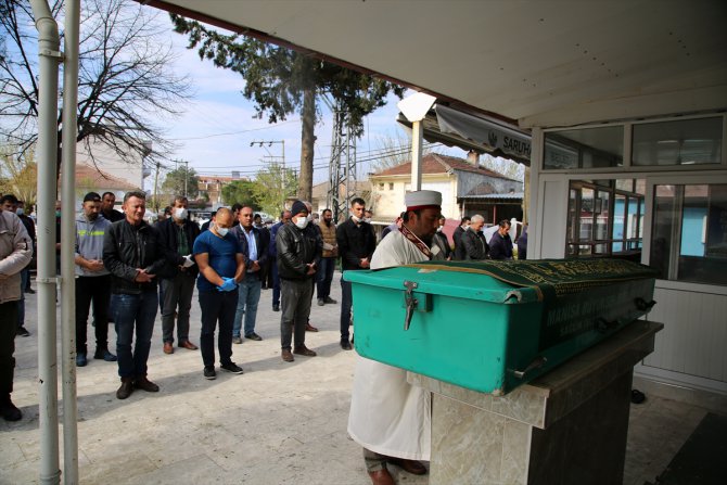 Denizli'de annesinin öldürdüğü çocuğun cenazesi Manisa'da toprağa verildi