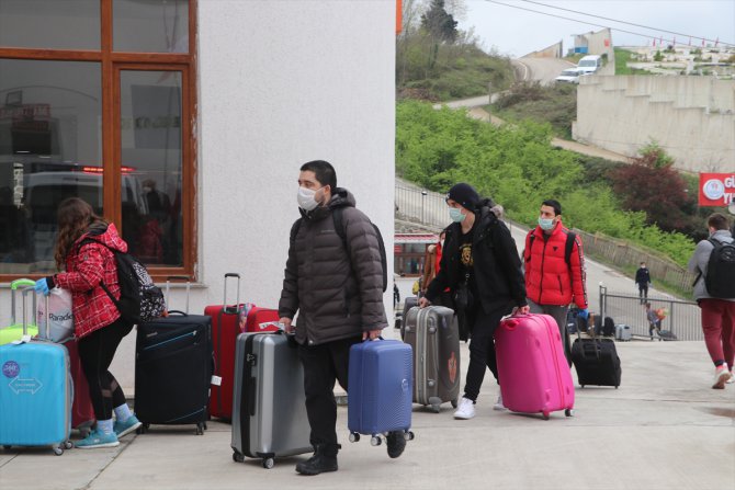Kanada'dan getirilen 203 Türk vatandaşı, Trabzon'da yurda yerleştirildi