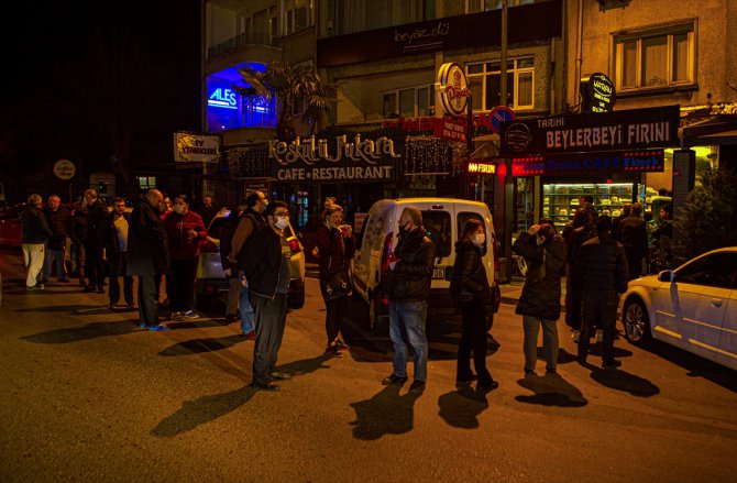 İstanbul'da sokağa çıkma yasağı öncesinde yoğunluk yaşanıyor