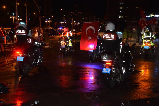 Malatya'da polis ekipleri kortej oluşturup şehir turu attı