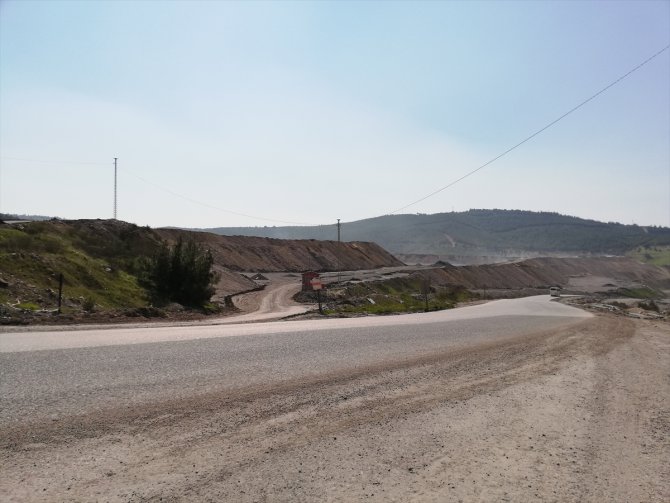GÜNCELLEME 2 - Manisa'da maden ocağında göçük: 2 ölü, 1 yaralı