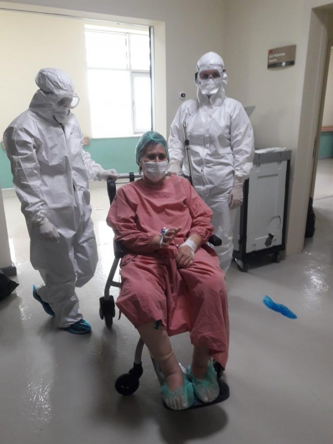 Çanakkaleli 63 yaşındaki hasta koronavirüsü yenip sağlığına kavuştu