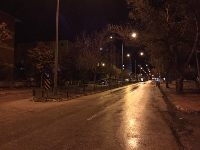 Erzurum'da vatandaşlar sokağa çıkma yasağına uydu