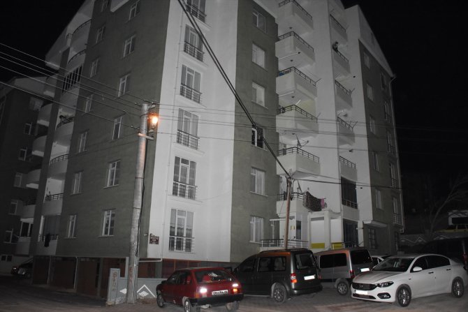 Kırşehir'de 12 daireli bina karantinaya alındı
