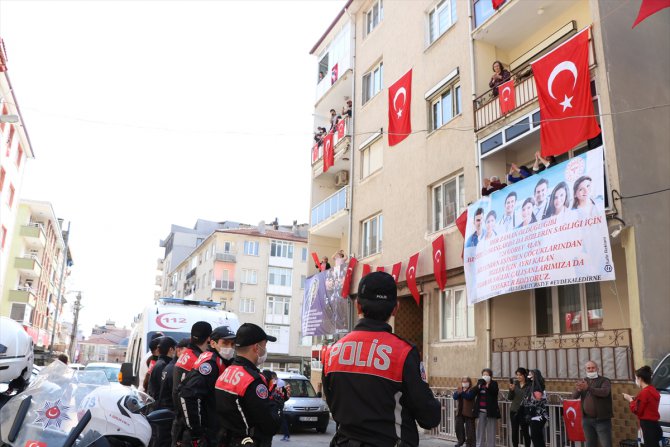 Edirne'de kavga ihbarıyla çağırdıkları polis ve sağlık ekiplerine sürpriz yaptılar
