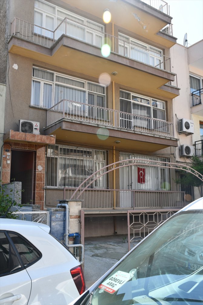 Manisa'da bir apartman karantinaya alındı