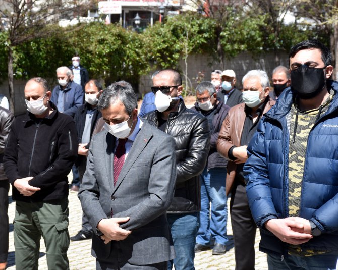 Türk Metal Sendikası Onursal Başkanı Özbek'in cenazesi Kırıkkale'de toprağa verildi