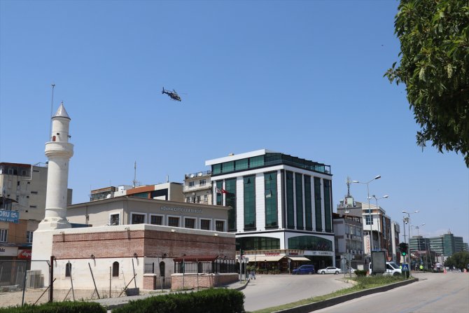 Adana'da sokağa çıkma kısıtlamasına helikopterli denetim