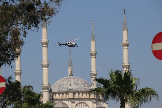 Adana'da sokağa çıkma kısıtlamasına helikopterli denetim
