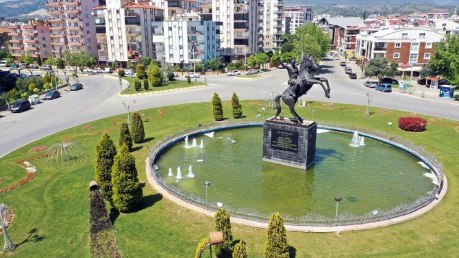 İzmir, Manisa, Aydın ve Denizli'de meydanlar boş kaldı