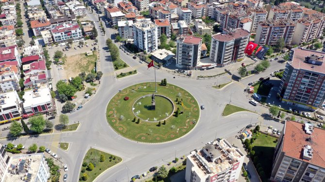 İzmir, Manisa, Aydın ve Denizli'de meydanlar boş kaldı