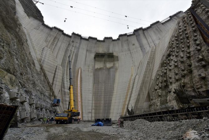 Bakan Pakdemirli: "Yusufeli Barajı'nda yükseklik 200 metreye ulaştı"