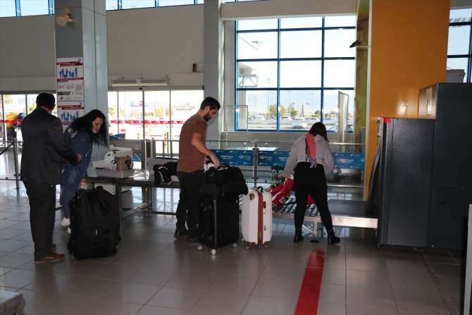 KKTC'den dönmek isteyen Türk vatandaşları için uçak seferleri başladı