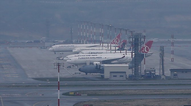 İngiliz Hava Kuvvetleri uçağı, sağlık ekipmanları için İstanbul'a geldi