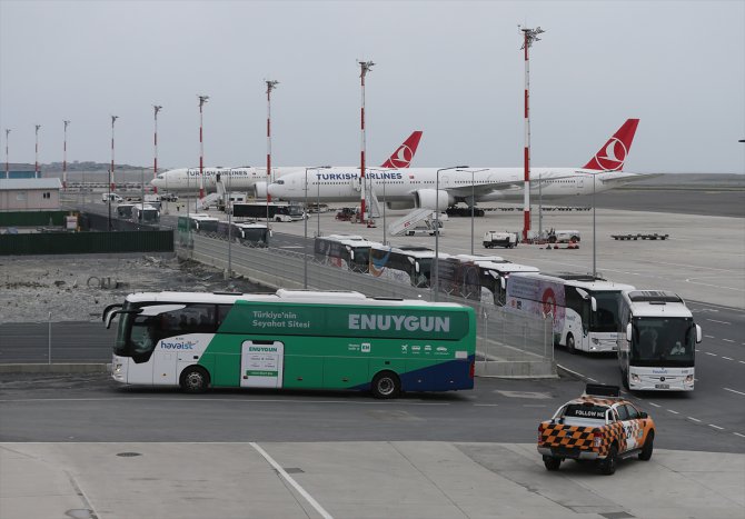 İngiltere'deki Türk vatandaşları İstanbul'a getirildi